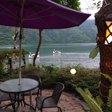 威尼斯花園湖岸咖啡