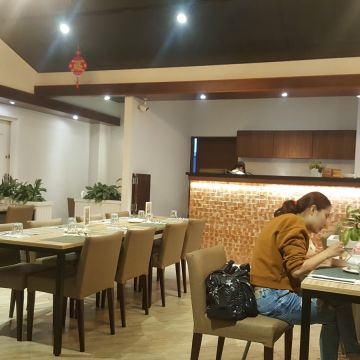 人行道健康蔬食餐飲 Sidewalk