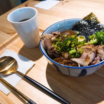 捌號倉慢燉牛肉專賣