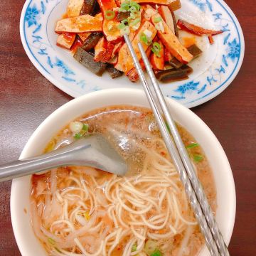 小山東牛肉麵館