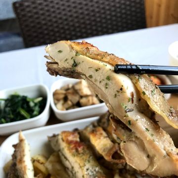 山丘上景觀咖啡館