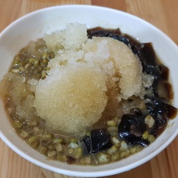 黑何子仙草專職舖