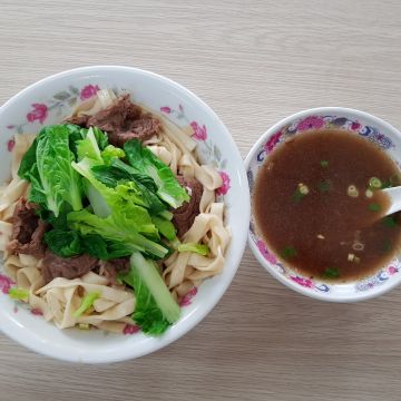 名家牛肉麵