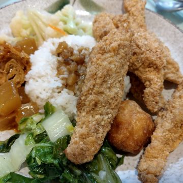 緯 大雞排專賣店