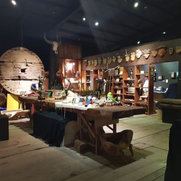 風刮地.秋月的店