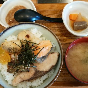 丼太郎日本料理