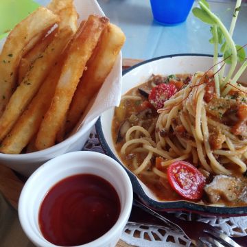 鄉村阿勃勒農莊