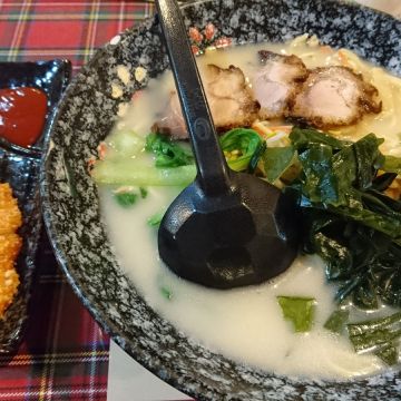 麵之彩日本麵館