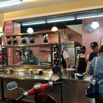 紅鼻子豬腳專賣