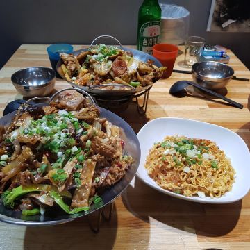 辣辣叭麻辣香鍋