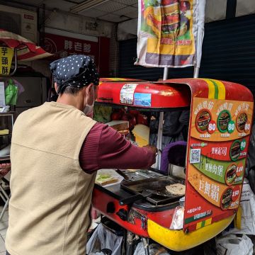 蜜蜂小吧霍爾餐車