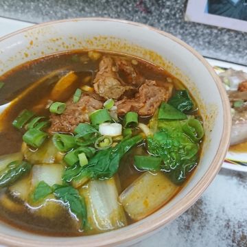 名辰牛肉麵