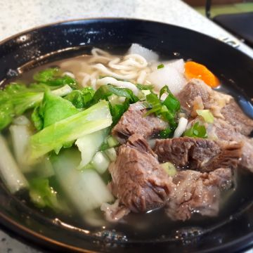 三一牛肉麵館