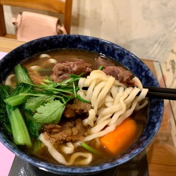 桃花源牛肉麵館