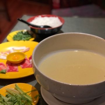 滇香園雲南過橋米線