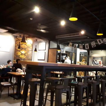 麋鹿背包餐酒館