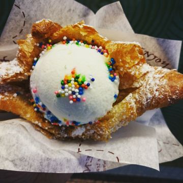 2 in one 冰淇淋專賣店