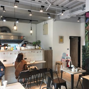 鳳梨寶堡 Pineapple Baby