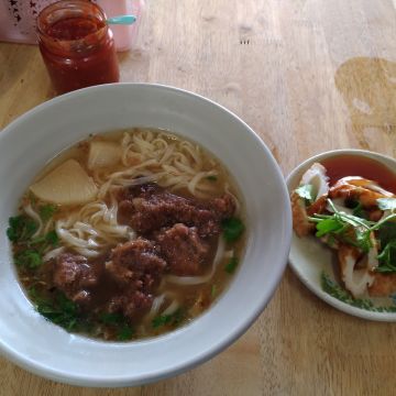 快餐車排骨酥麵