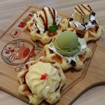 Chuju waffle 雛菊鬆餅