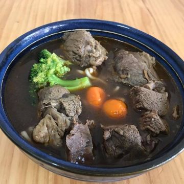 黑炫瘋乖乖牛肉麵
