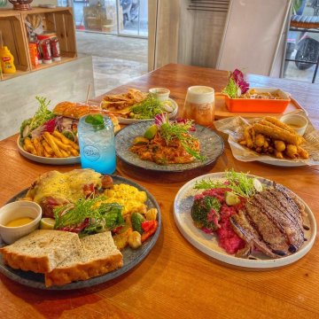 Collage Caf'e 咖楽聚 高雄