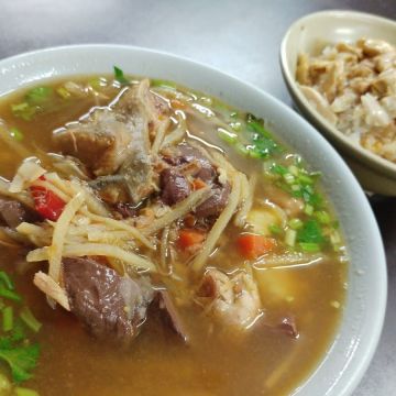 嘉義大鍋湯雞肉飯魯肉飯