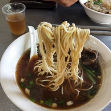 陳師傅牛肉麵大王（大里店）