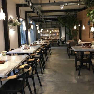 初衣食午 One Fifteen