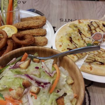 查理布朗咖啡專門店 高雄巨蛋店 Charlie Brown Café Taiwan