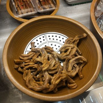 邱湧峻煙燻滷味