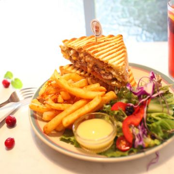 ALOHA Eatery & Catering