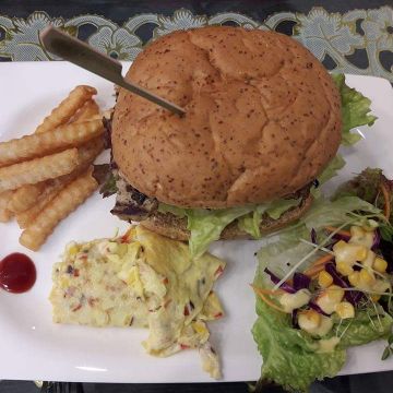 懷德咖啡蔬食坊