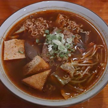 嚐津閣麻辣火鍋