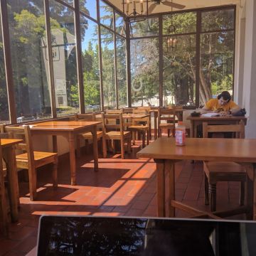 Ihouse café and food