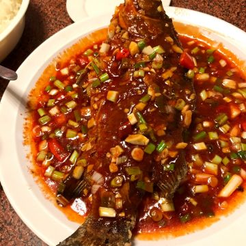 來來餐廳滿醰香