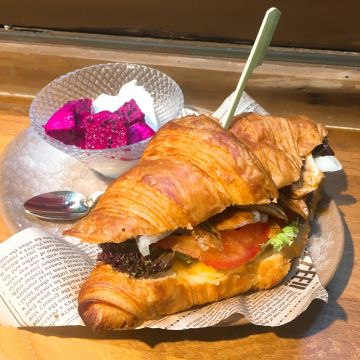 有戶人家 une Famille