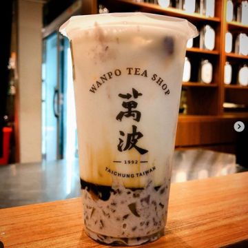 萬波島嶼紅茶 Wanpo Tea Shop 高雄華榮店