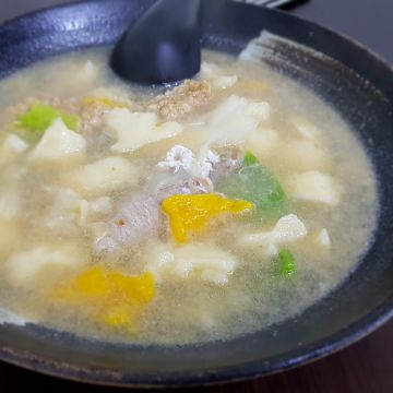 三原色海鮮蔬果麵疙瘩