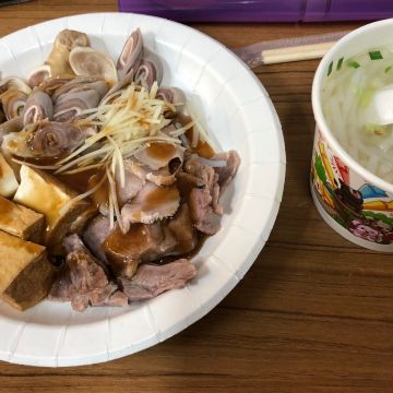 金龍市場80攤米粉湯