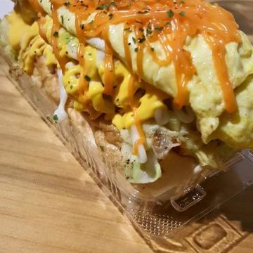 呷胖 炒泡麵、麵包