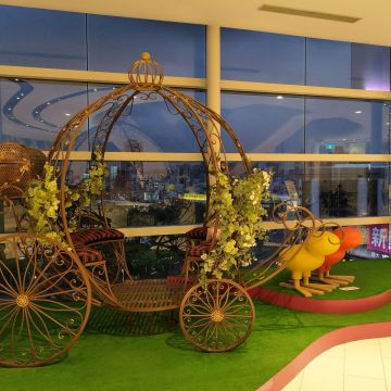 劉震川日韓大食館 高雄大立精品店