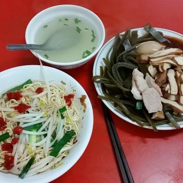 三鳳宮旁無名麵店