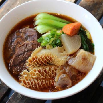 就是餓-私房牛肉麵