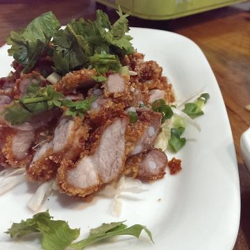 一家魚頭火鍋店