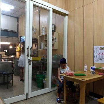 麻將台北麻辣臭豆腐