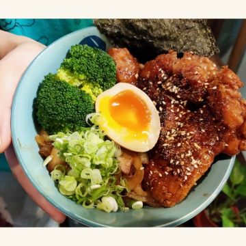 MILK BOXES 餓貓等一下