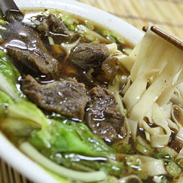 三多周牛肉麵館