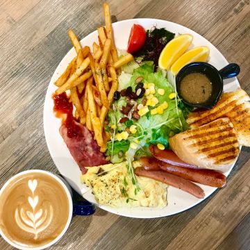 豐滿咖啡早午餐（左營店）