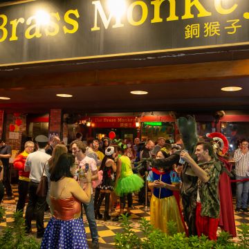 銅猴子 The Brass Monkey